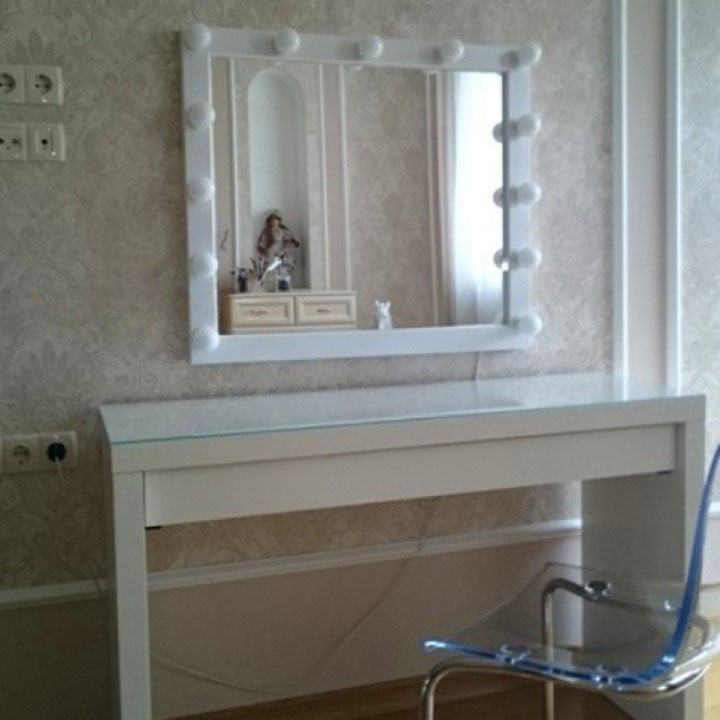 Дзеркало з підсвічуванням Mirrorstar Evelyn